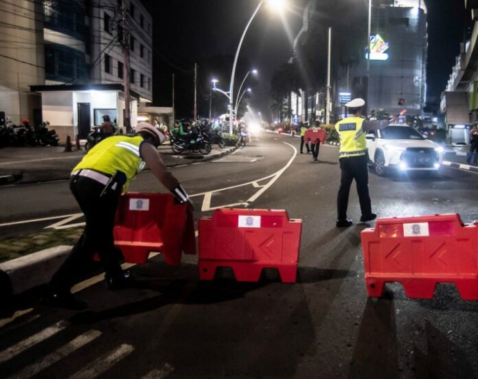 Pemerintah Putuskan Tidak Perketat Mobilitas Warga, Karena Kasus Covid 19 Melandai