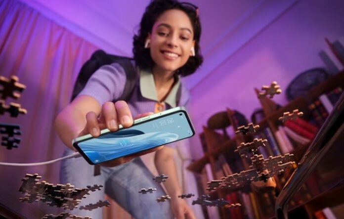 Berkat 3 Inovasi di Smartphone Ini, Ternyata Bisa Bikin Kamu Merasa Happy