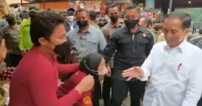 Presiden Dapat Aduan Warga Pedagang Pasar : Pamannya Ditangkap Karena Tolak Pungli