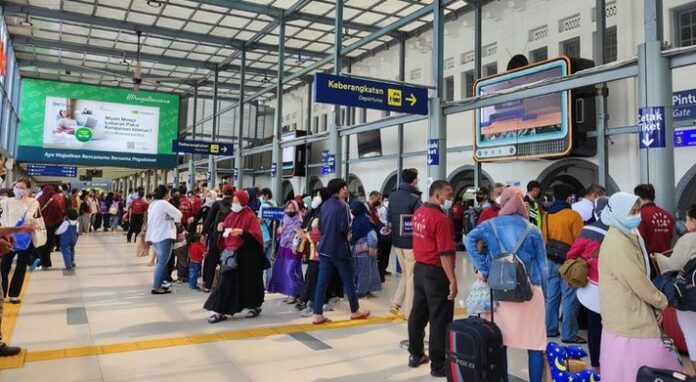 Tidak Semua Penumpang Kereta Api Wajib Tunjukkan Tes Negatif Covid 19, Berikut Daftarnya