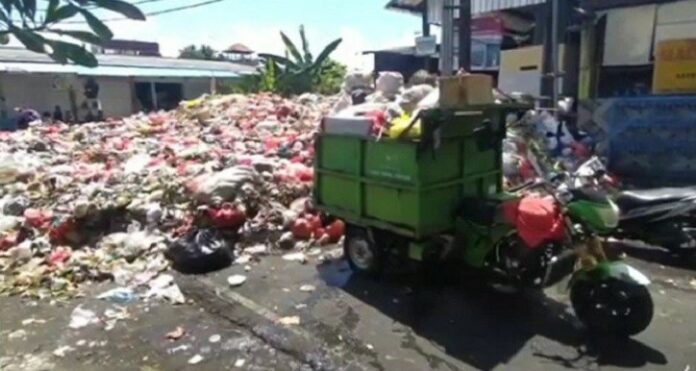 Miris! 20 Ton Sampah Takjil Saat Ramadan Tampak Menggunung di Pariaman