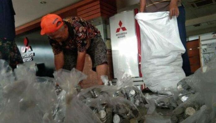 H Endang Si Pembeli Pajero Sport Pakai Uang Recehan Rp 500, Kagum Pelayanan Dealer