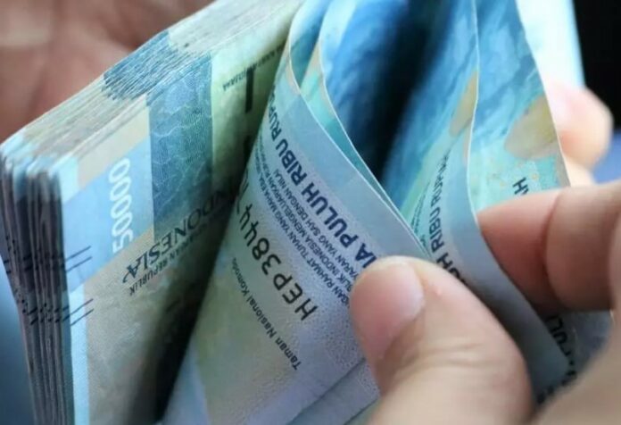 Beda Nasib, Besaran THR Karyawan Swasta Akan Dikenakan Pajak