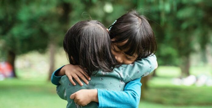 4 Cara Mudah Ajarkan Empati Pada Anak-Anak