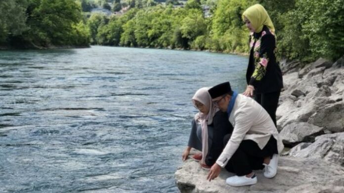 Ridwan Kamil : Masya Allah, Walau Sudah Lewat 14 Hari Jasad Eril Masih Utuh (sumber foto : Arsip Pemprov Jabar)
