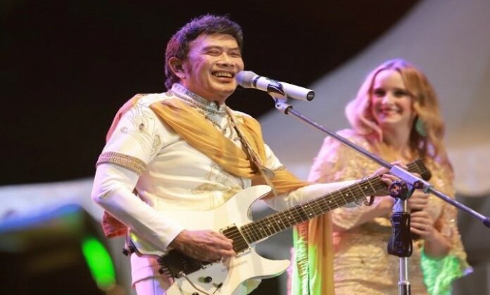 Tampil di Ribuan Penggemar, Rhoma Irama Sukses Ramaikan Kebumen International Expo