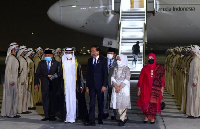 Presiden Jokowi Telah Tiba di Abu Dhabi, Dijadwalkan Bertemu Investor PEA