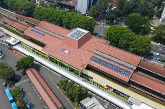 KAI Pasang Solar Panel di Stasiun dan Perkantoran, Apa Latar Belakangnya?