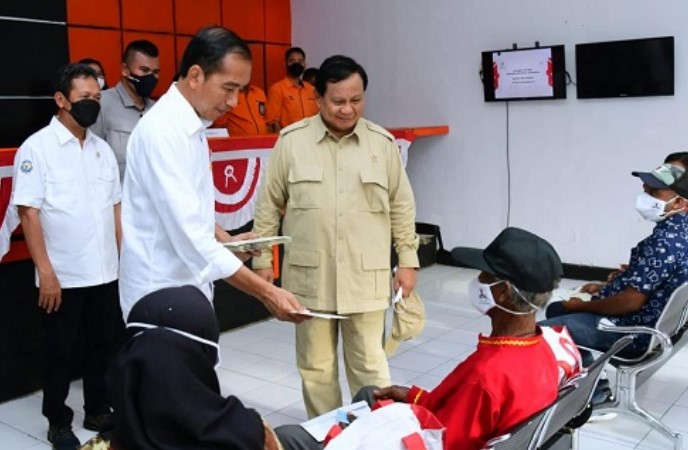 Presiden Jokowi Berikan Bantuan Sosial di Masyarakat Kabupaten Maluku Tenggara