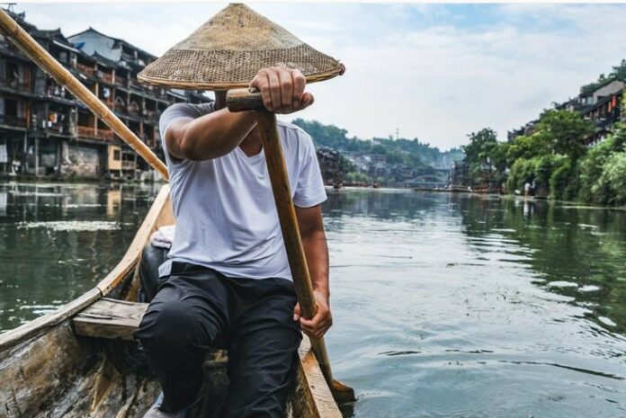Adanya Kenaikan Harga BBM Diprediksi Akan Persulit Kalangan Petani dan Nelayan