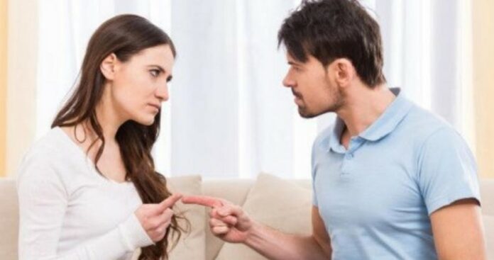 Cara Kenali Gelagat Pacar Selingkuh di Belakangmu, Nomor 3 Paling Mudah