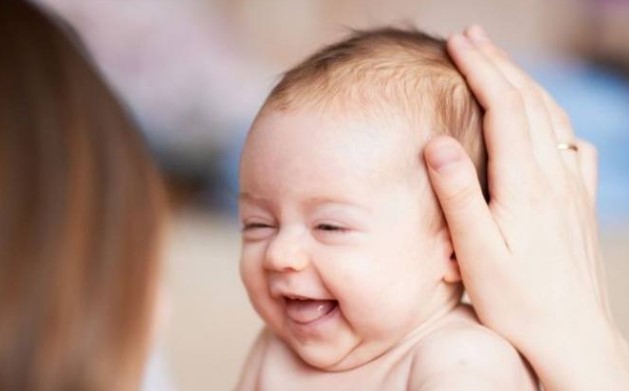 Cara Memilih Minyak Rambut Bayi, Bisa Untuk Melebatkan Rambut