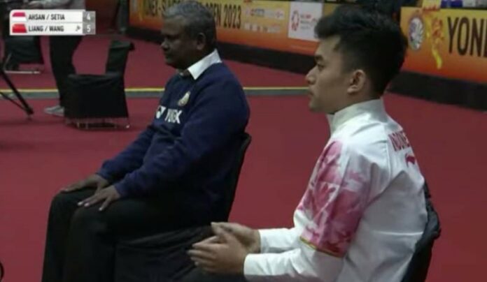 Kejadian Unik, Leo Rolly Carnando Jadi Pelatih Seniornya, Ahsan dan Hendra di India Open 2023