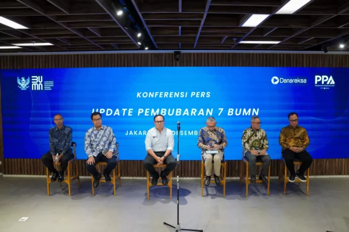 Tok! 7 BUMN Resmi Dibubarkan. Ini Daftarnya