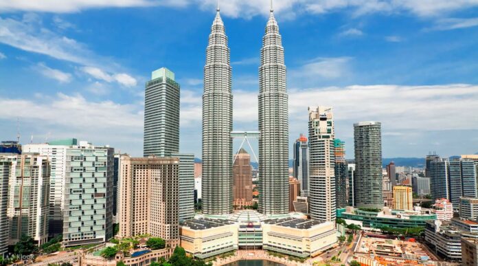 Mulai 1 Desember, Masuk Malaysia Wajib Isi Digital Arrival Card, Ini Panduannya