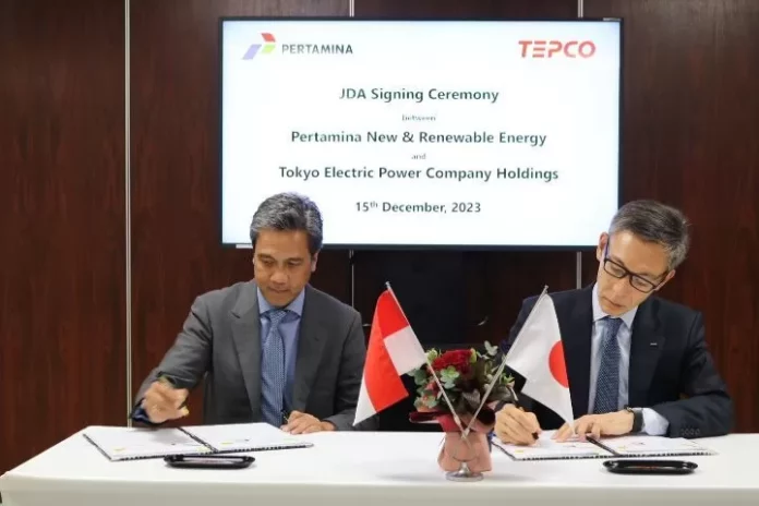 Pertamina NRE - TEPCO HD Teken Perjanjian Pengembangan Bersama Hidrogen dan Amonia Rendah Karbon.