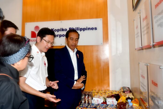 Kunjungan Presiden Indonesia Joko Widodo ke kantor Kopiko Philippines Corporation pada Rabu (10 Januari 2024)