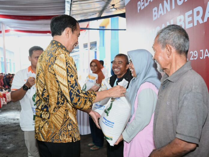 Pemerintah Salurkan Bantuan Pangan CBP Akibat Kenaikan Harga Beras