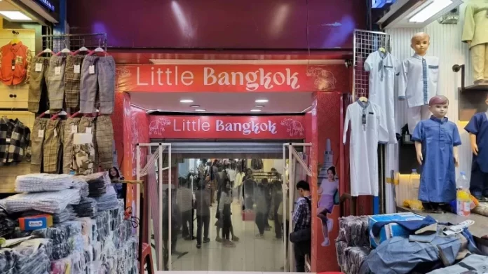 Pintu masuk ke area Little Bangkok di Tanah Abang