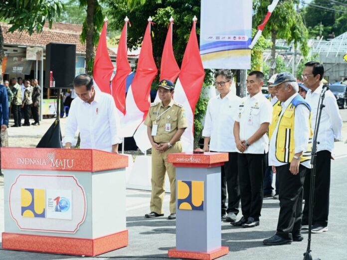 Presiden Jokowi Resmikan 7 Ruas Jalan Daerah di DIY