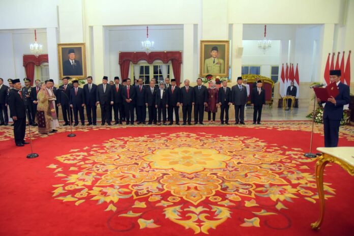Jokowi Lantik Anggota Komisi Kejaksaan RI Periode 2024-2028