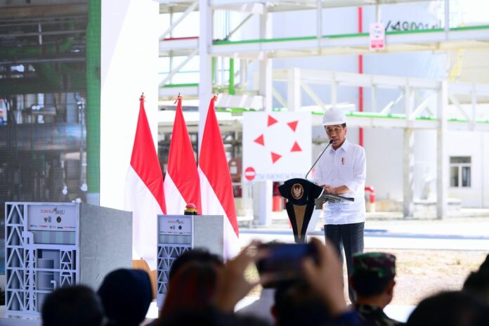 Jokowi Resmikan Pabrik Amonium Nitrat, Dorong Kemandirian Pangan