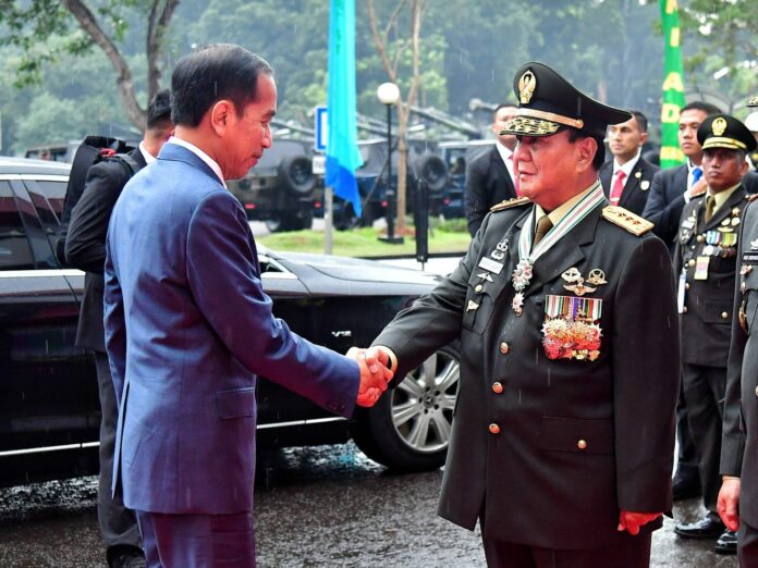 Jokowi Sampaikan Penganugerahan Pangkat Istimewa Prabowo sesuai UU