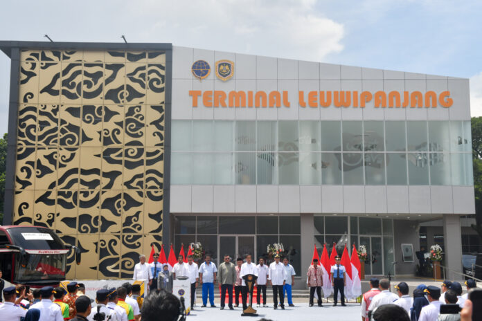 Peresmian terminal lewupanjang