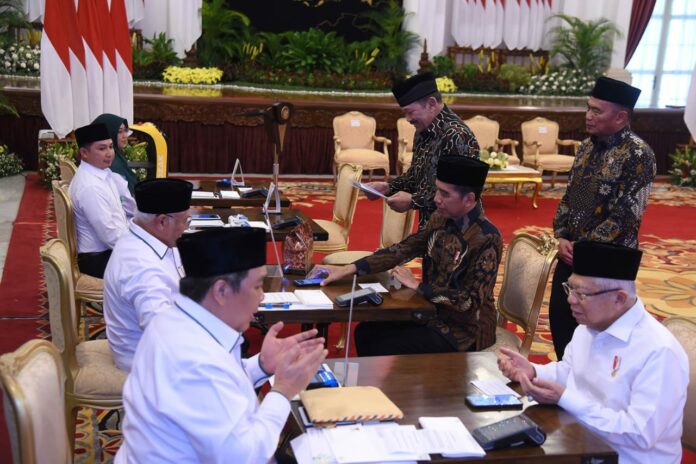 Penyerahan zakat melalui Baznas
